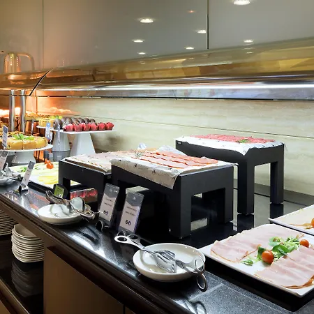 Eurostars Plaza Acueducto Готель