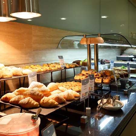 Eurostars Plaza Acueducto Готель
