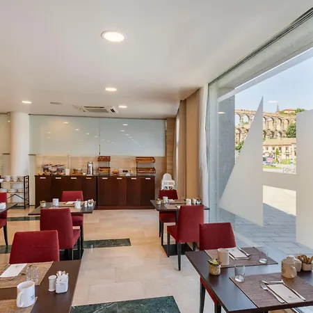 Eurostars Plaza Acueducto 4*
