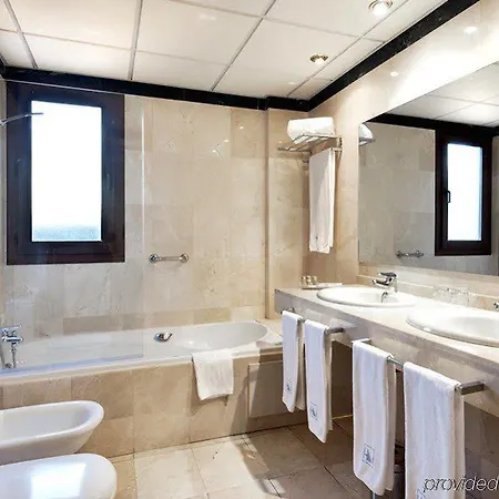 Eurostars Plaza Acueducto Сеговія