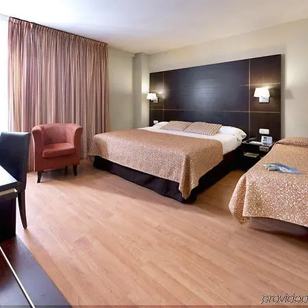 Готель Eurostars Plaza Acueducto 4*
