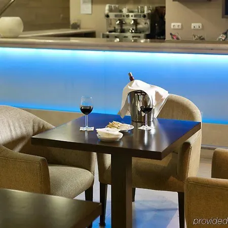 Готель Eurostars Plaza Acueducto 4*
