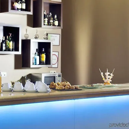 Eurostars Plaza Acueducto Готель