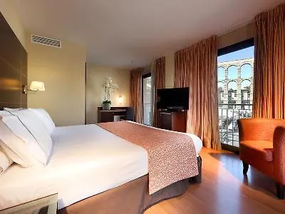Eurostars Plaza Acueducto Готель Сеговія