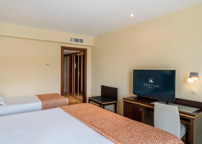 فندق Eurostars Plaza Acueducto 4*