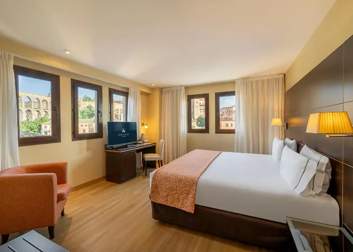 Eurostars Plaza Acueducto 4* شقوبية