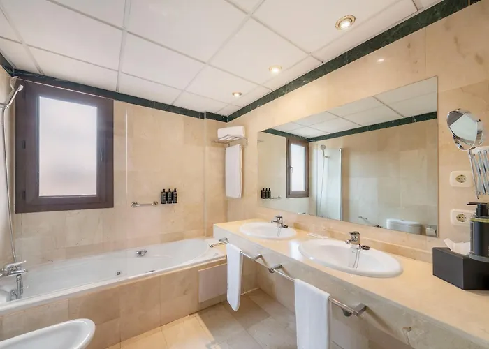 Eurostars Plaza Acueducto فندق 4*