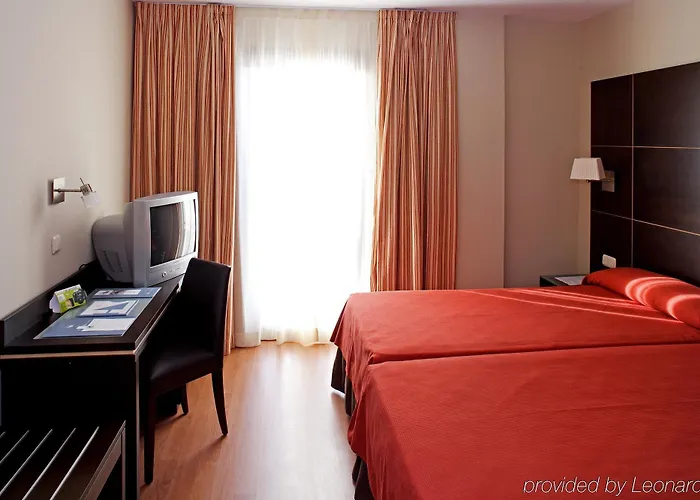 فندق Eurostars Plaza Acueducto 4*